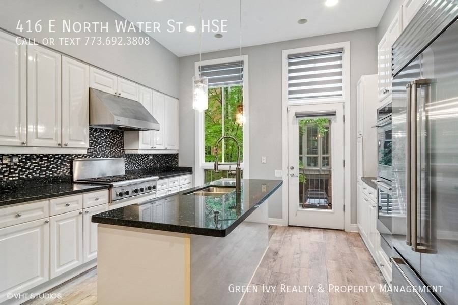 Townhouse for rent at 416 E N Water St #HSE, Chicago, IL 60611