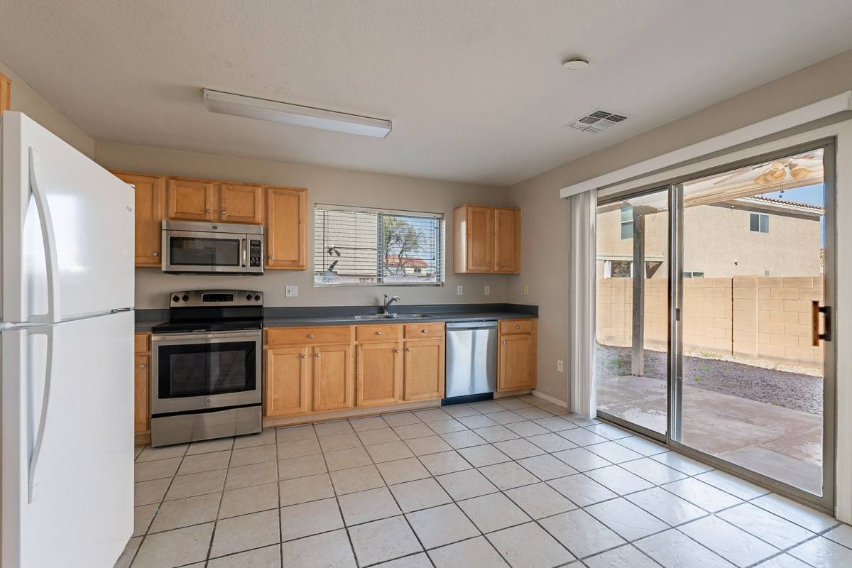 House for rent at 2420 E Gleneagle Dr, Chandler, AZ 85249