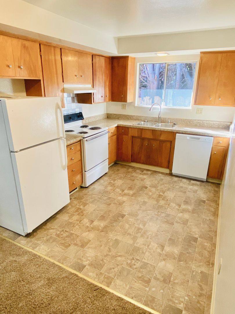 Apartment for rent at 1544 Laburnum Ave, Chico, CA 95926