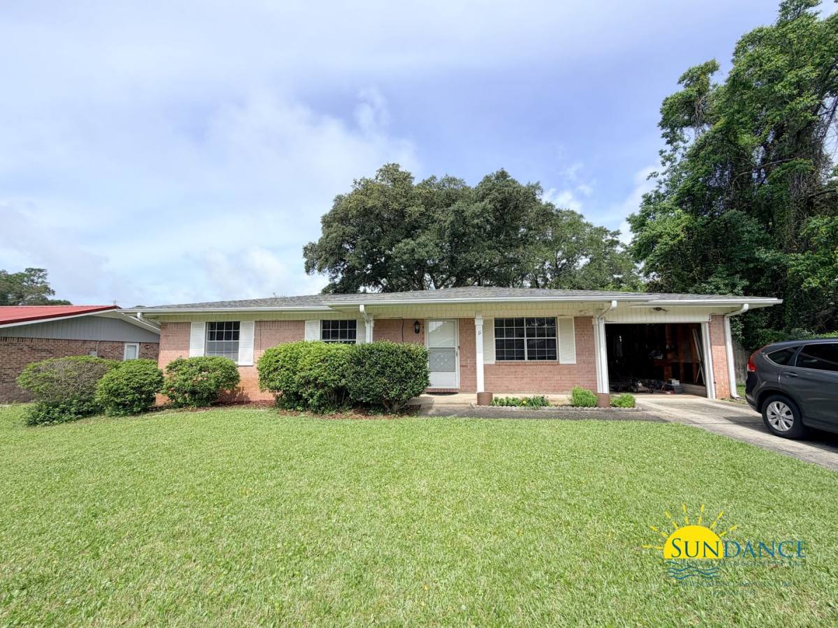 House for rent at 11 Oak Lane, Shalimar, FL 32579