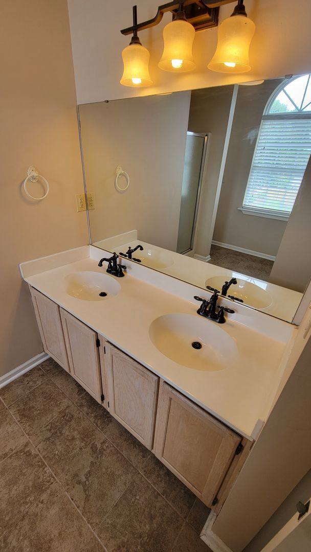 House for rent at 114 Fawnbrook Dr, Greer, SC 29650