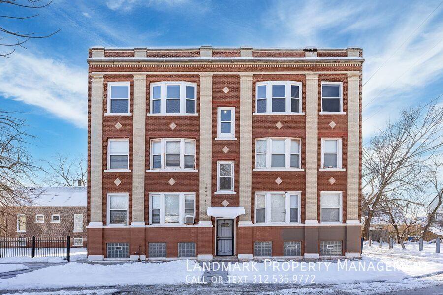 Apartment for rent at 1843-45 W 54th St #1E, Chicago, IL 60609