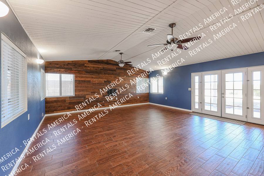 House for rent at 1360 W Esplanade St, Mesa, AZ 85201