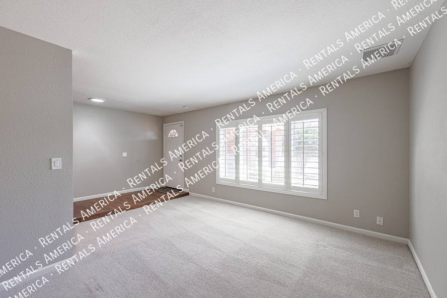 House for rent at 1360 W Esplanade St, Mesa, AZ 85201