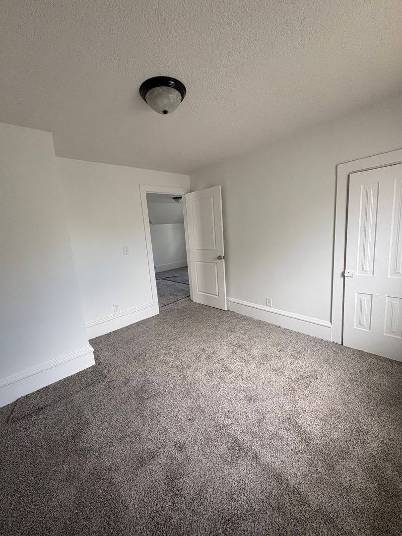 Apartment for rent at 914 18th 1 2 Ave NE, Minneapolis, MN 55418