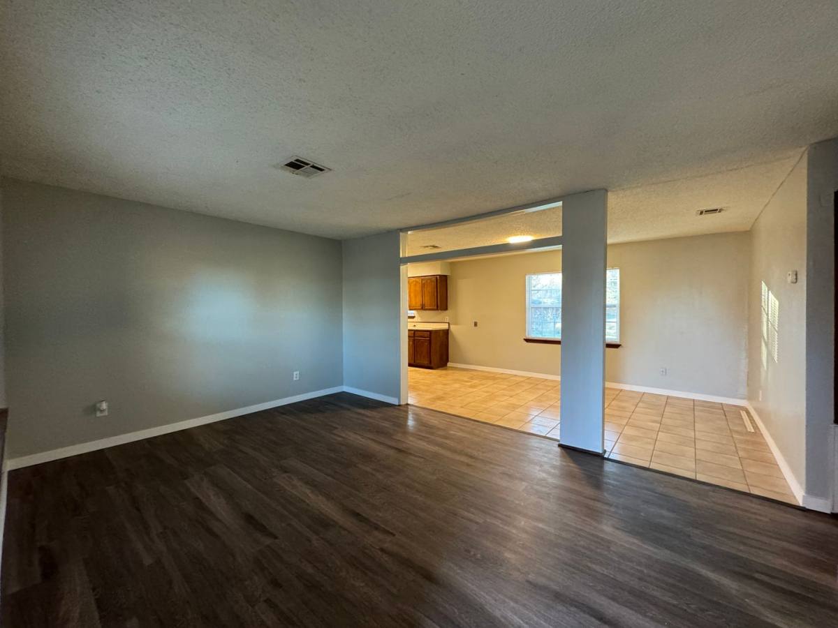 House for rent at 3308 Gwendolyn Lane, Edmond, OK 73034