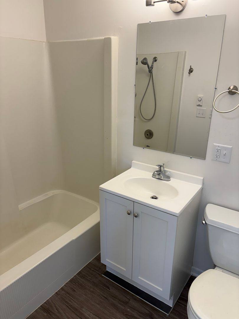 Apartment for rent at 834 N Bell St, Gibson City, IL 60936