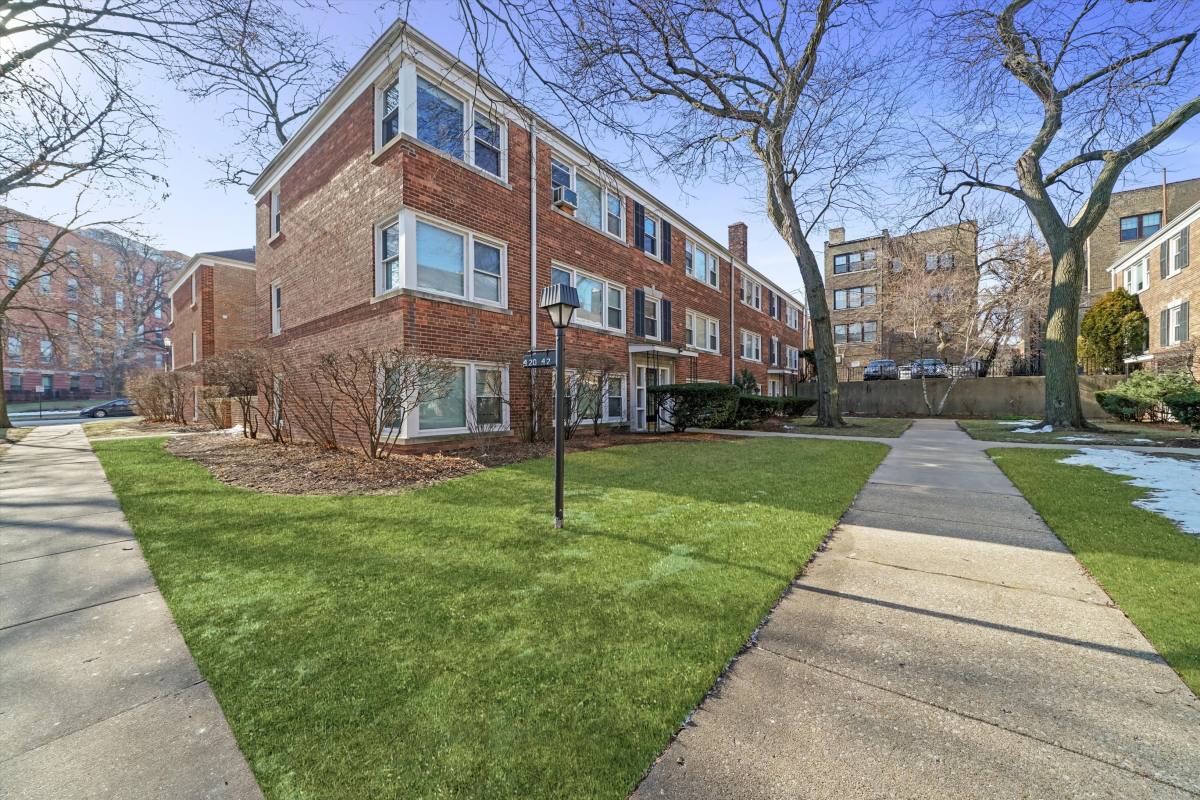 Apartment for rent at 432 Elmwood #2, Evanston, IL 60202