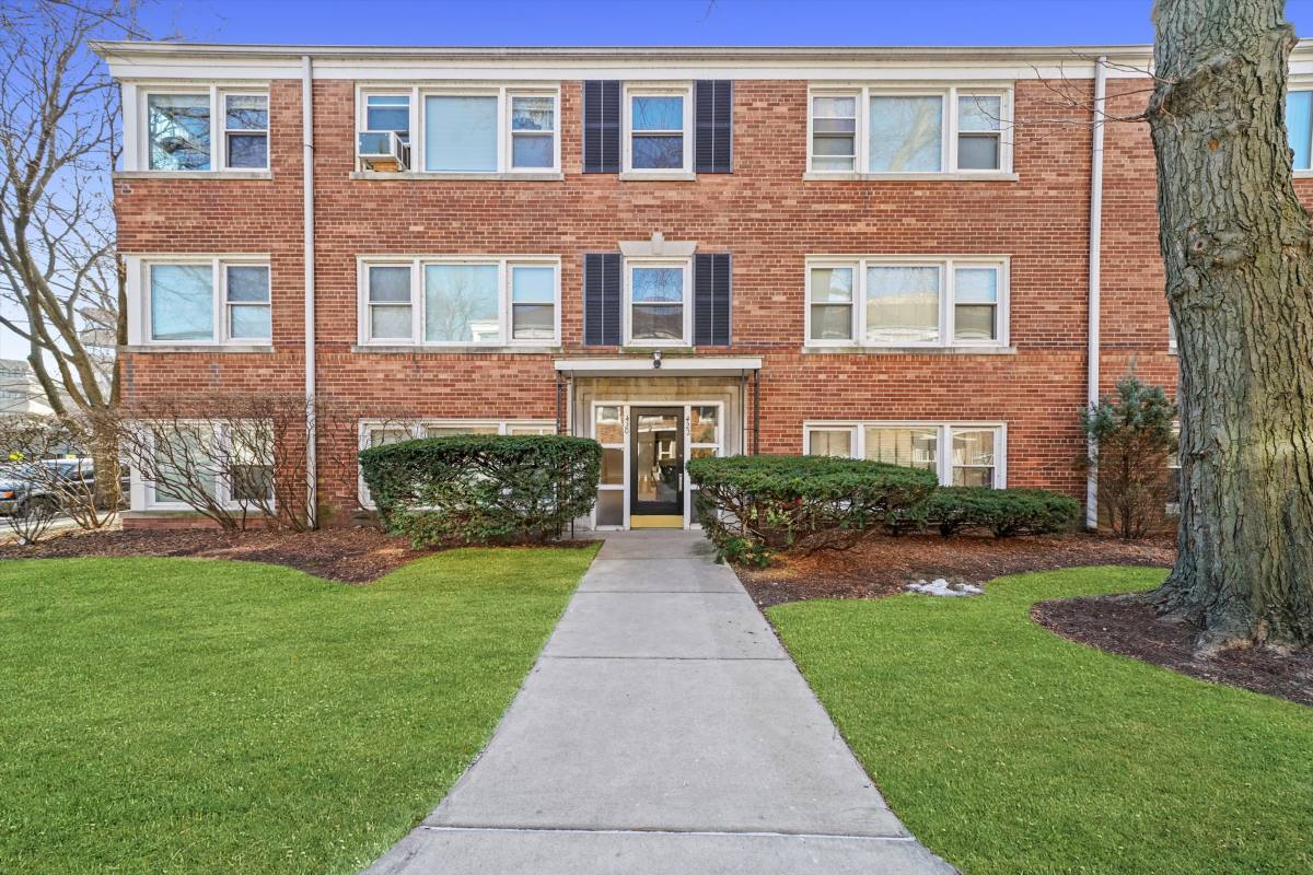 Apartment for rent at 432 Elmwood #2, Evanston, IL 60202