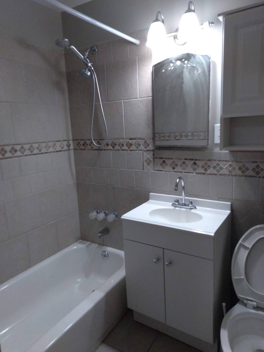 Apartment for rent at 432 Elmwood #2, Evanston, IL 60202