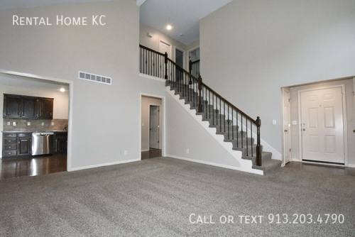 House for rent at 14807 Robinson St, Overland Park, KS 66223