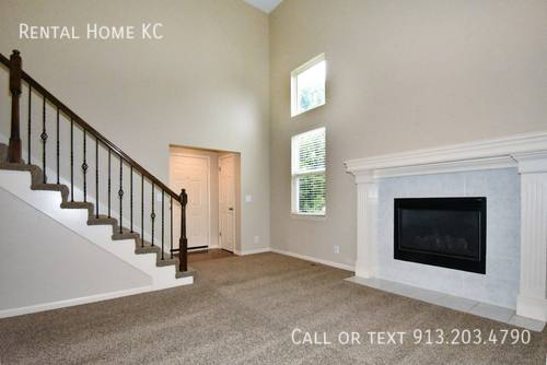 House for rent at 14807 Robinson St, Overland Park, KS 66223