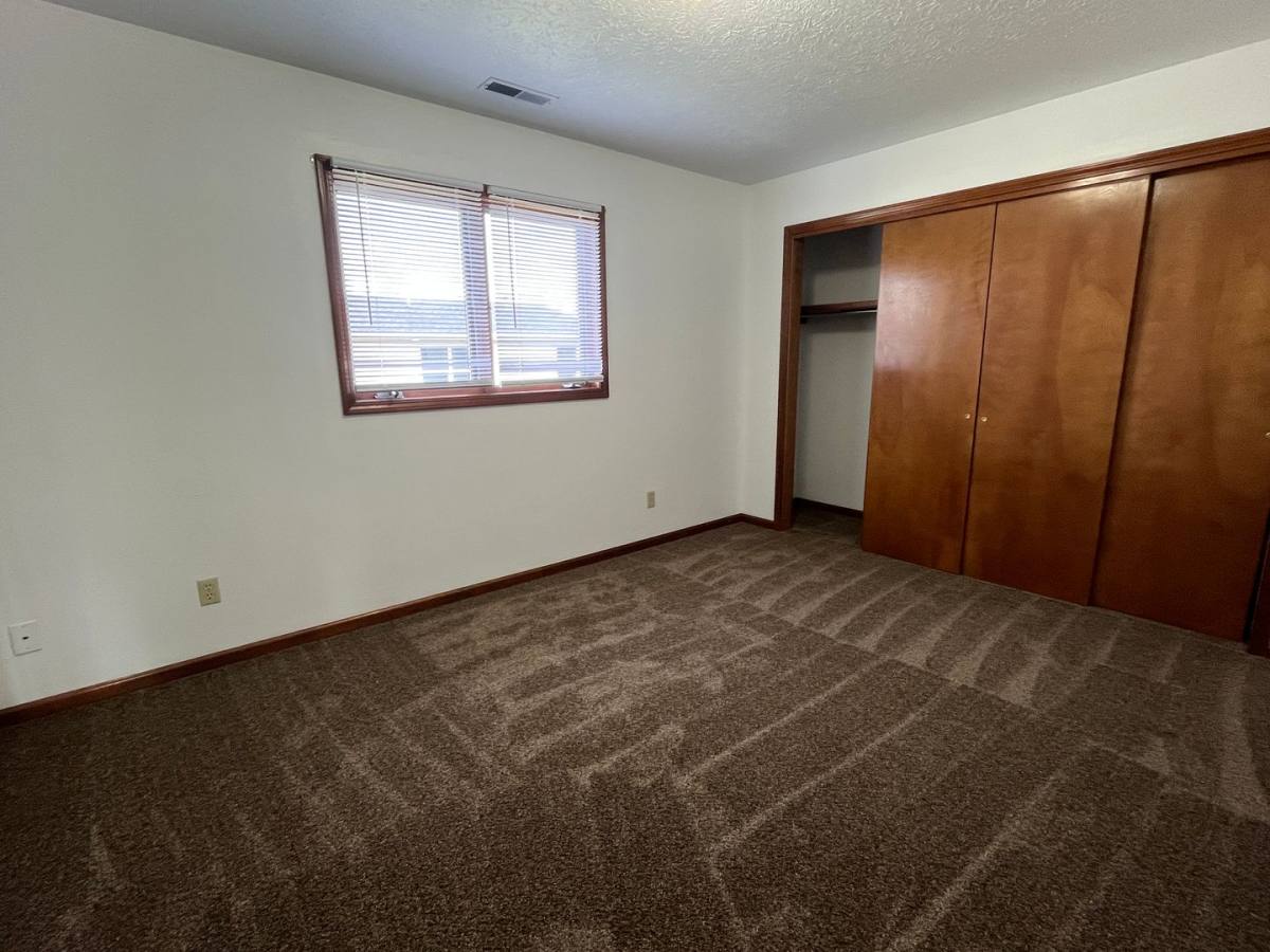 Apartment for rent at 213 Tanglewood Dr, Goshen, IN 46526