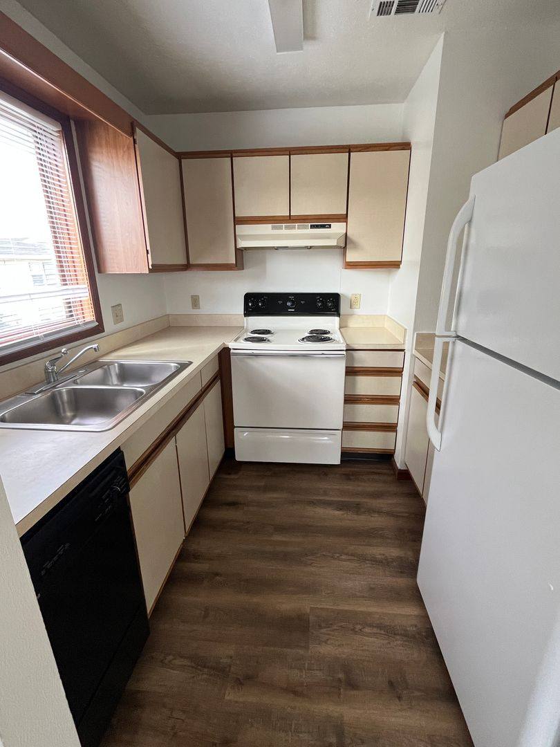 Apartment for rent at 213 Tanglewood Dr, Goshen, IN 46526