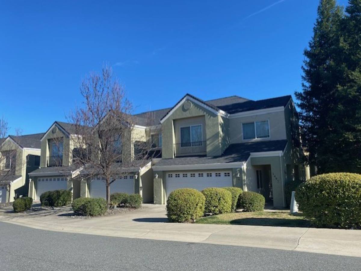 Townhouse for rent at 1497 Trudie Trail, Redding, CA 96003