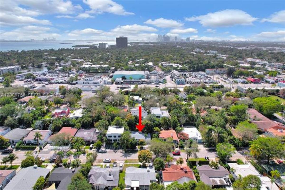 House for rent at 742 NE 81st St, Miami, FL 33138