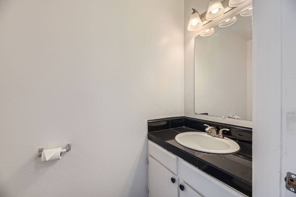Apartment for rent at 76 N 27th St, Las Vegas, NV 89101