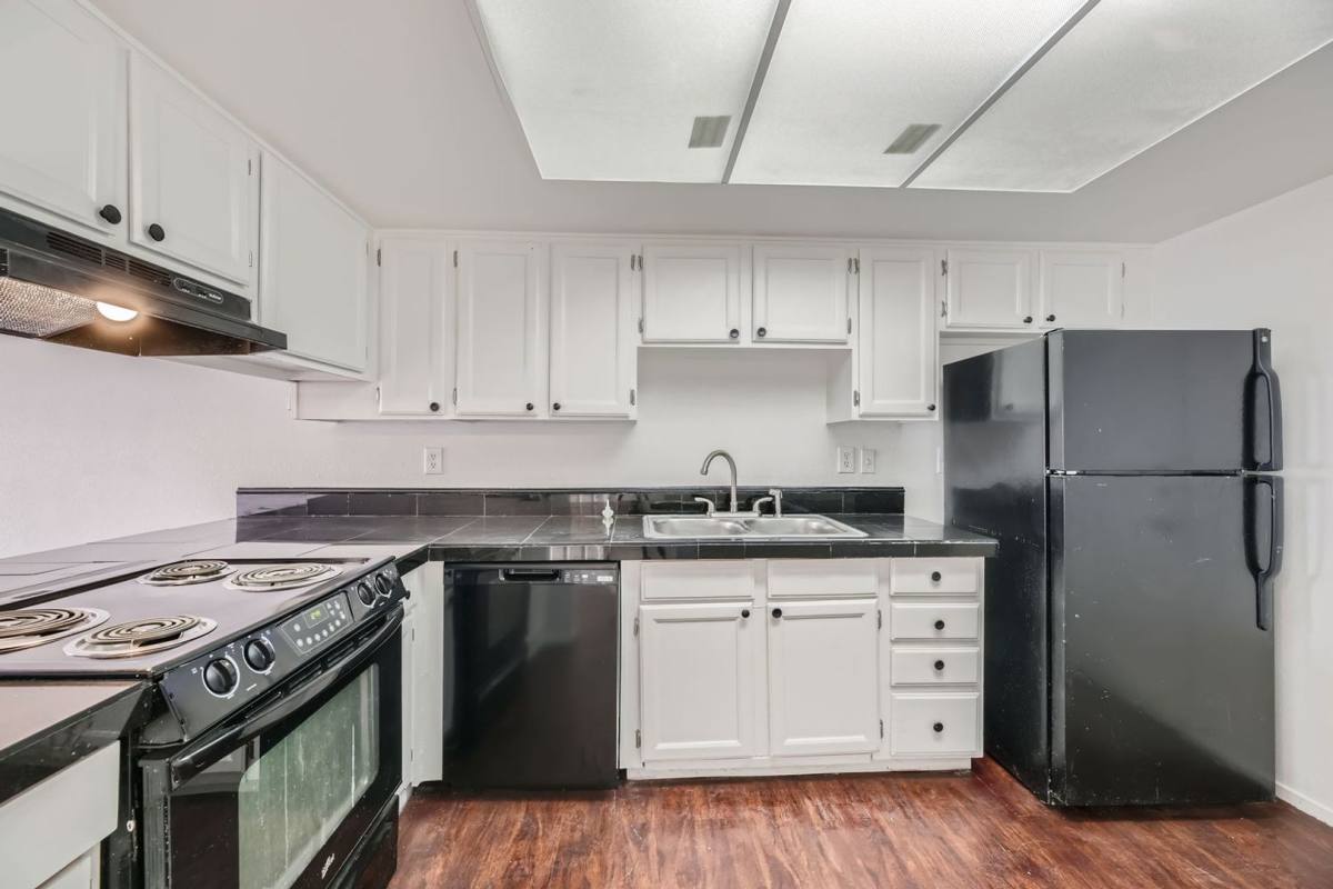 Apartment for rent at 76 N 27th St, Las Vegas, NV 89101
