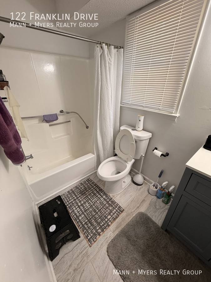 House for rent at 122 Franklin Dr, Central, SC 29630