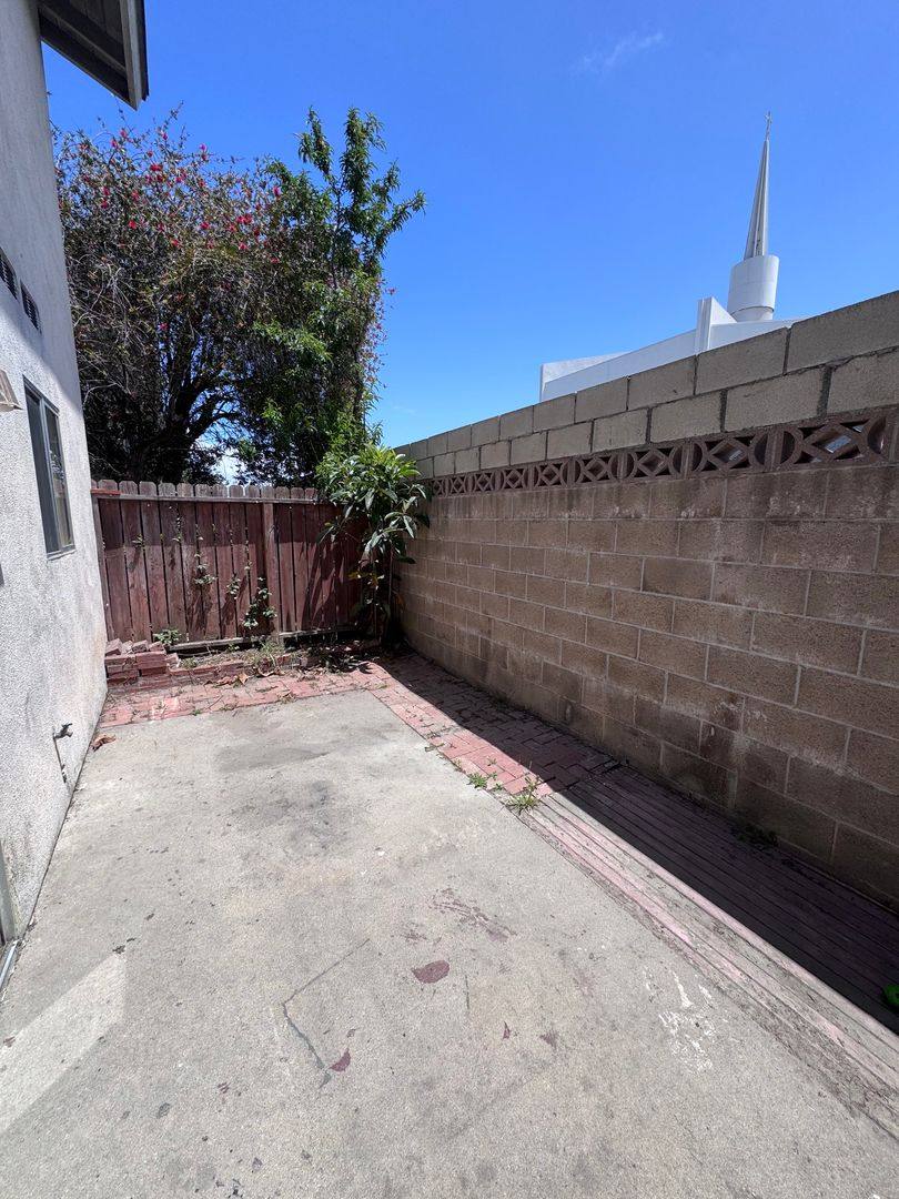 House for rent at 530 S I St, Oxnard, CA 93030
