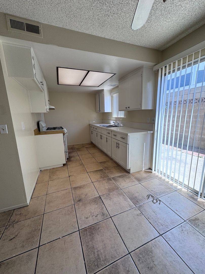 House for rent at 530 S I St, Oxnard, CA 93030