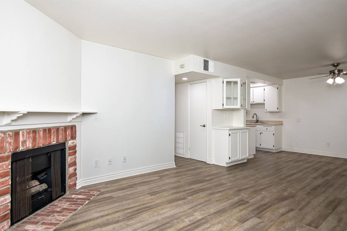 Apartment for rent at 620 W Wilson Ave, Glendale, CA 91203