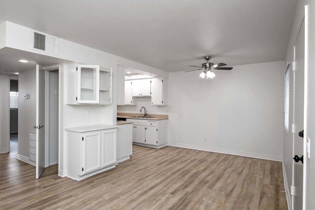 Apartment for rent at 620 W Wilson Ave, Glendale, CA 91203