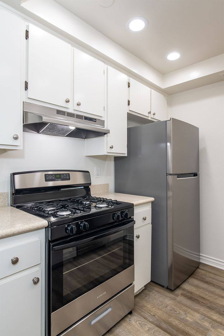 Apartment for rent at 620 W Wilson Ave, Glendale, CA 91203