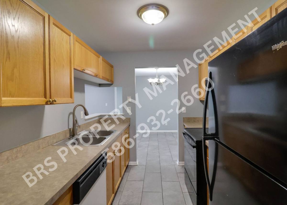 Condo for rent at 5300 Pine Aires Dr, Sterling Heights, MI 48314