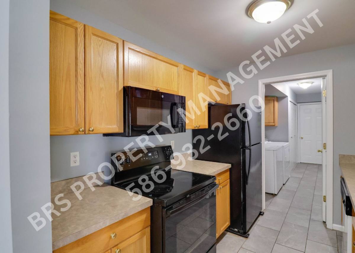 Condo for rent at 5300 Pine Aires Dr, Sterling Heights, MI 48314