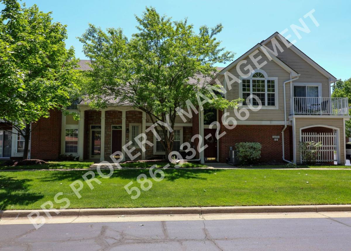 Condo for rent at 5300 Pine Aires Dr, Sterling Heights, MI 48314