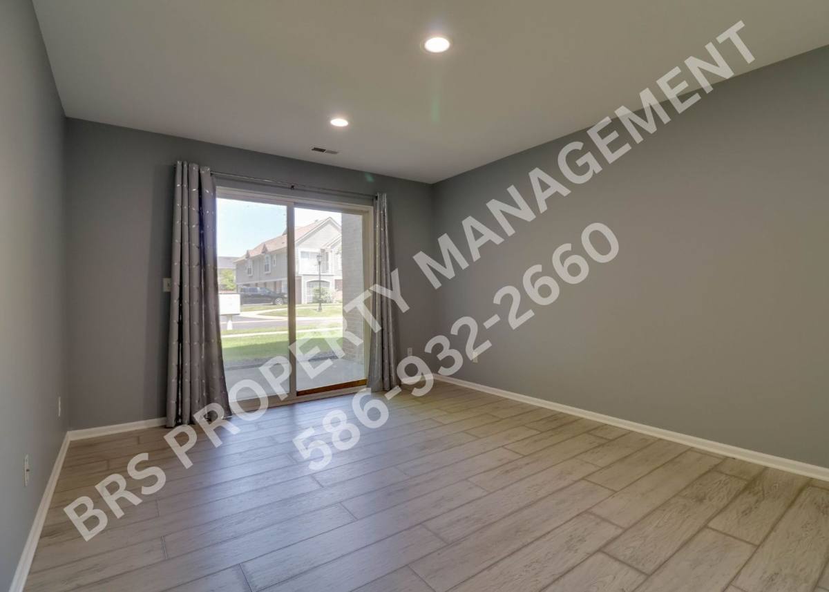 Condo for rent at 5300 Pine Aires Dr, Sterling Heights, MI 48314