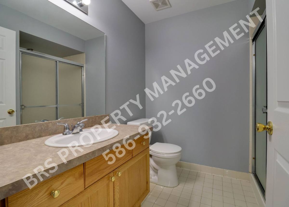 Condo for rent at 5300 Pine Aires Dr, Sterling Heights, MI 48314