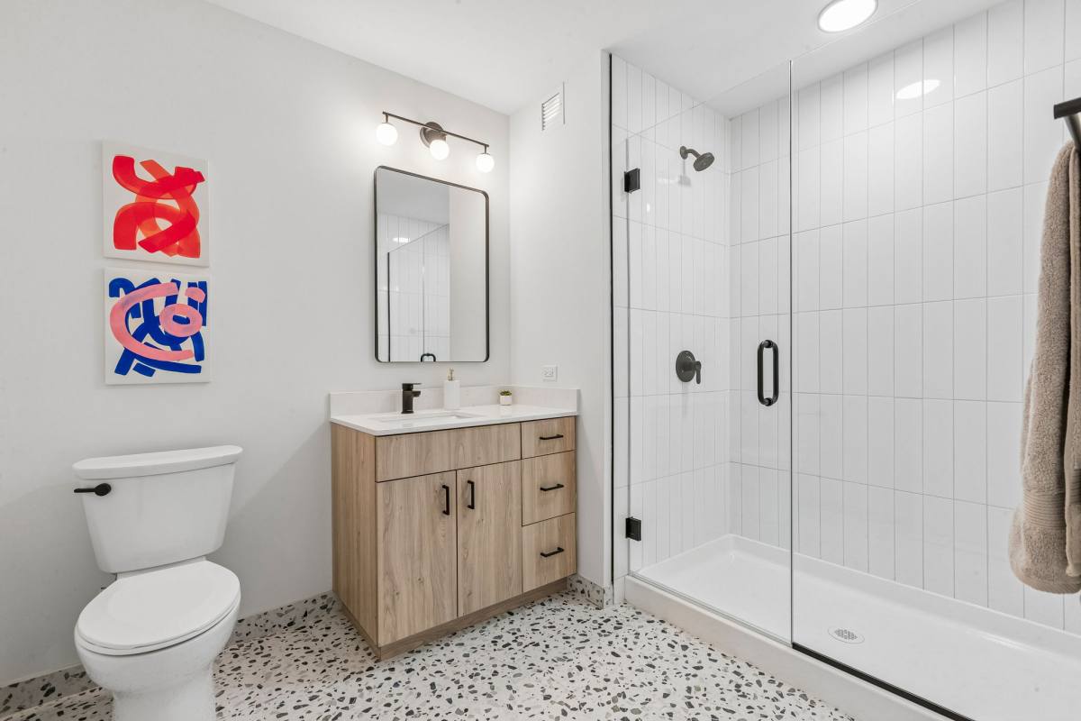Apartment for rent at 1100-10 W Grand Ave, Chicago, IL 60642