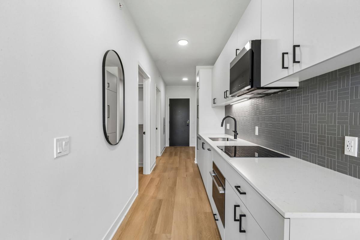 Apartment for rent at 1100-10 W Grand Ave, Chicago, IL 60642