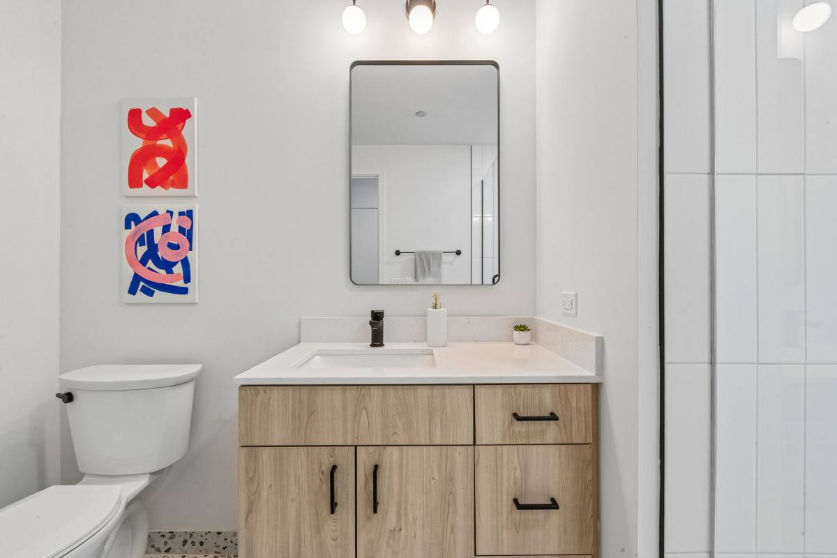 Apartment for rent at 1100-10 W Grand Ave, Chicago, IL 60642
