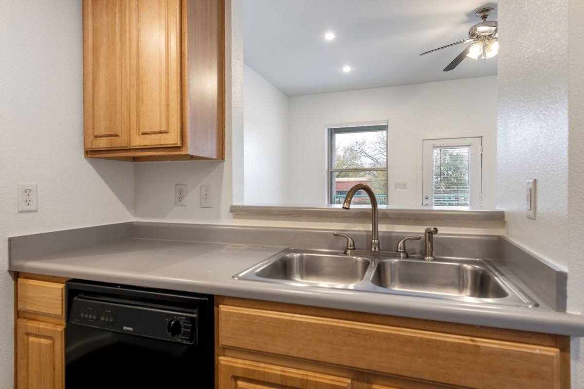 Apartment for rent at 2601 E 7th St, Austin, TX 78702