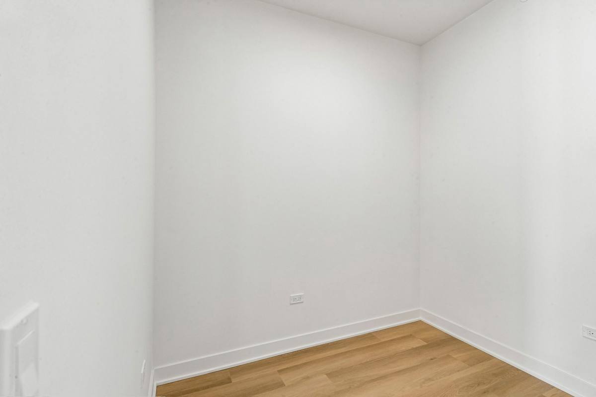 Apartment for rent at 1100 W Grand Ave, Chicago, IL 60642