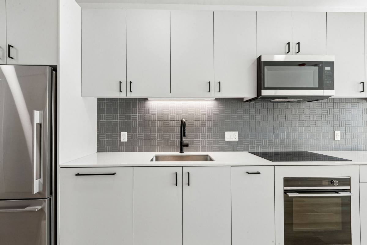 Apartment for rent at 1100 W Grand Ave, Chicago, IL 60642