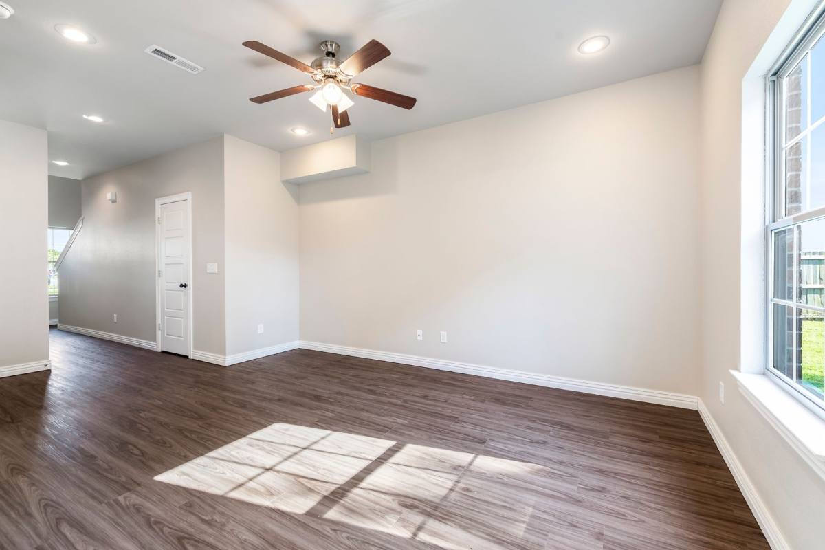 Townhouse for rent at 842 Baker St NW, Gravette, AR 72736