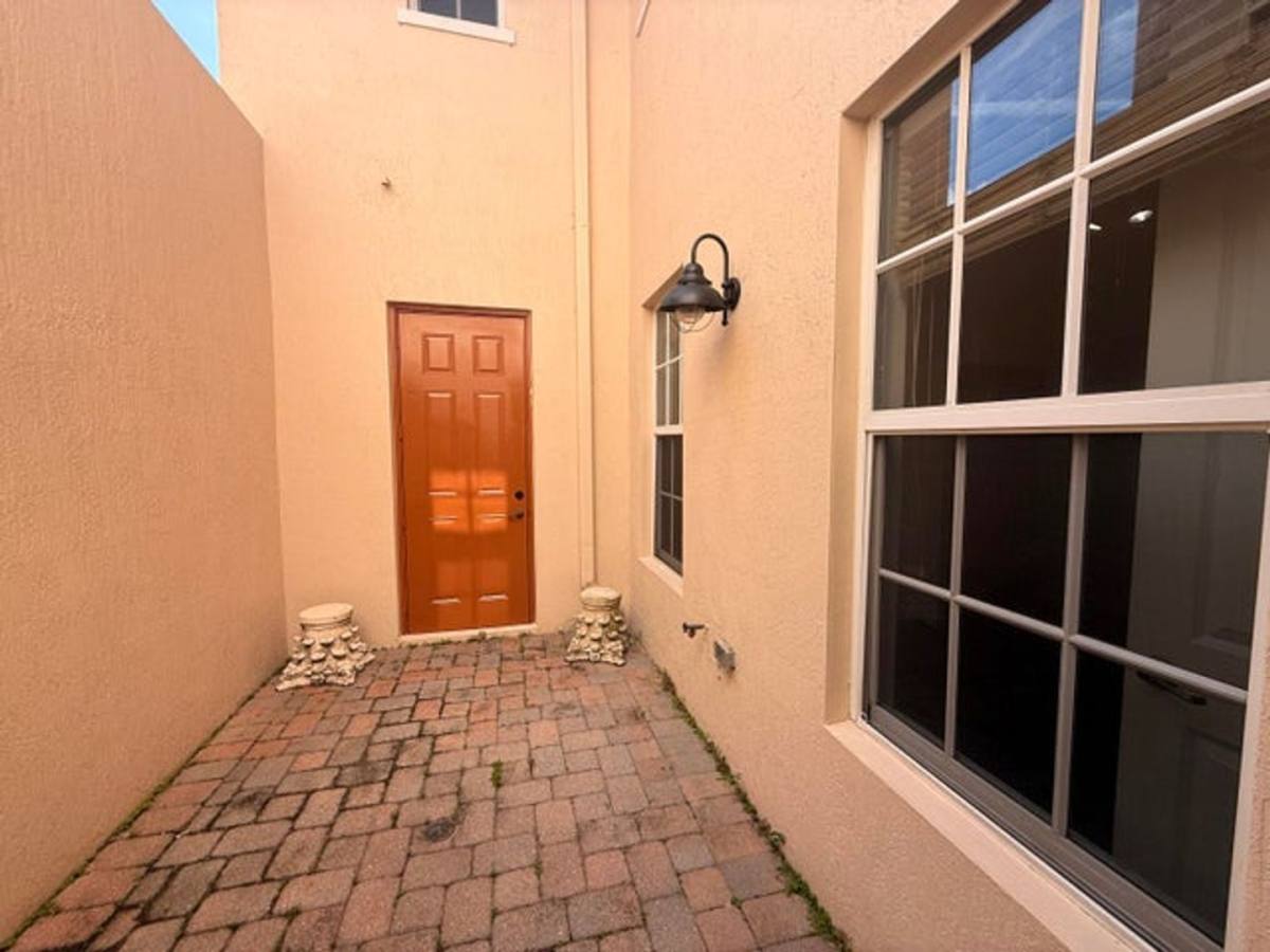 Townhouse for rent at 8309 NW 8th Way, Boca Raton, FL 33487