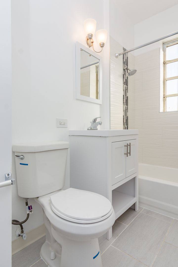 Apartment for rent at 7144 S Jeffrey Blvd, Chicago, IL 60649