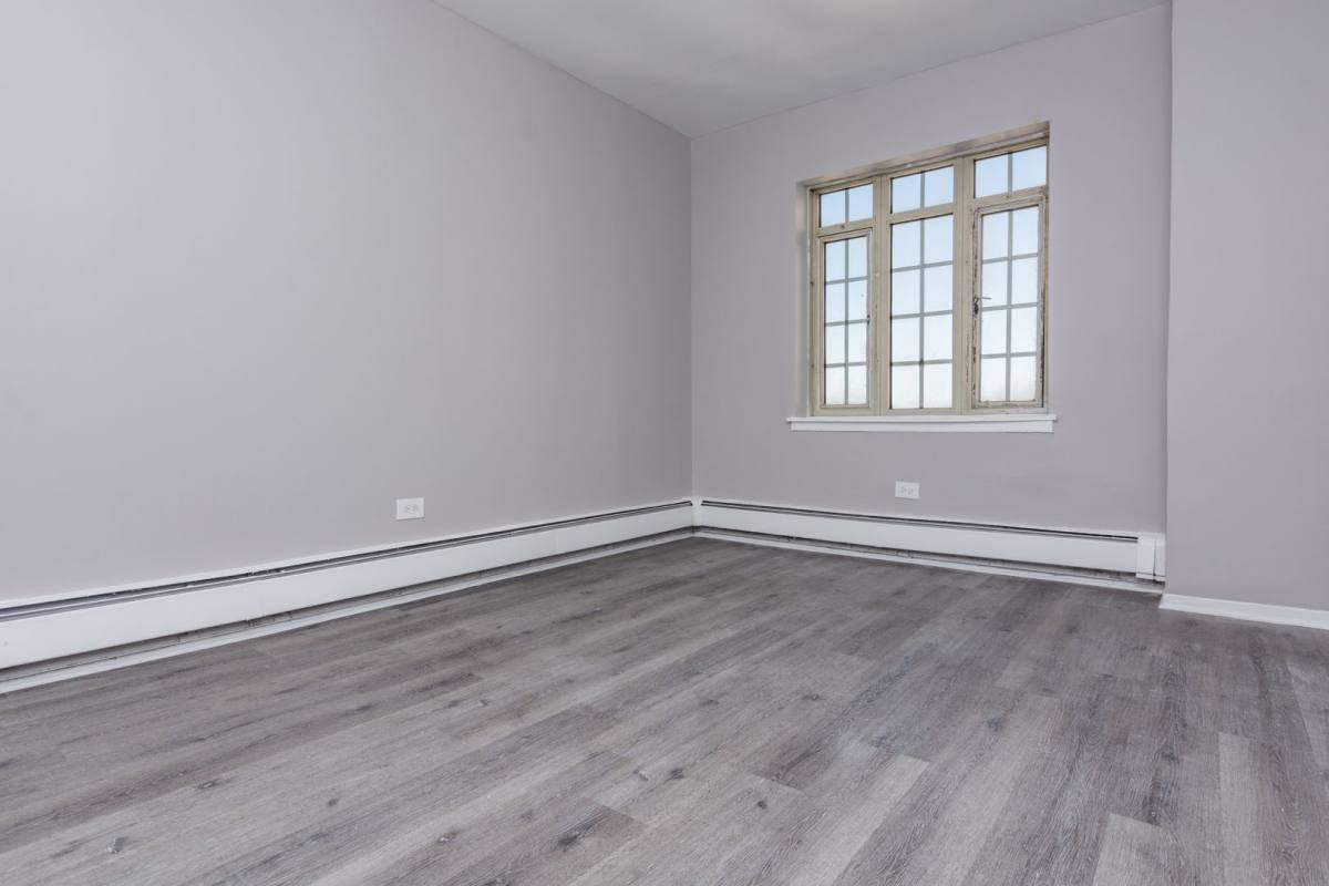 Apartment for rent at 7144 S Jeffrey Blvd, Chicago, IL 60649