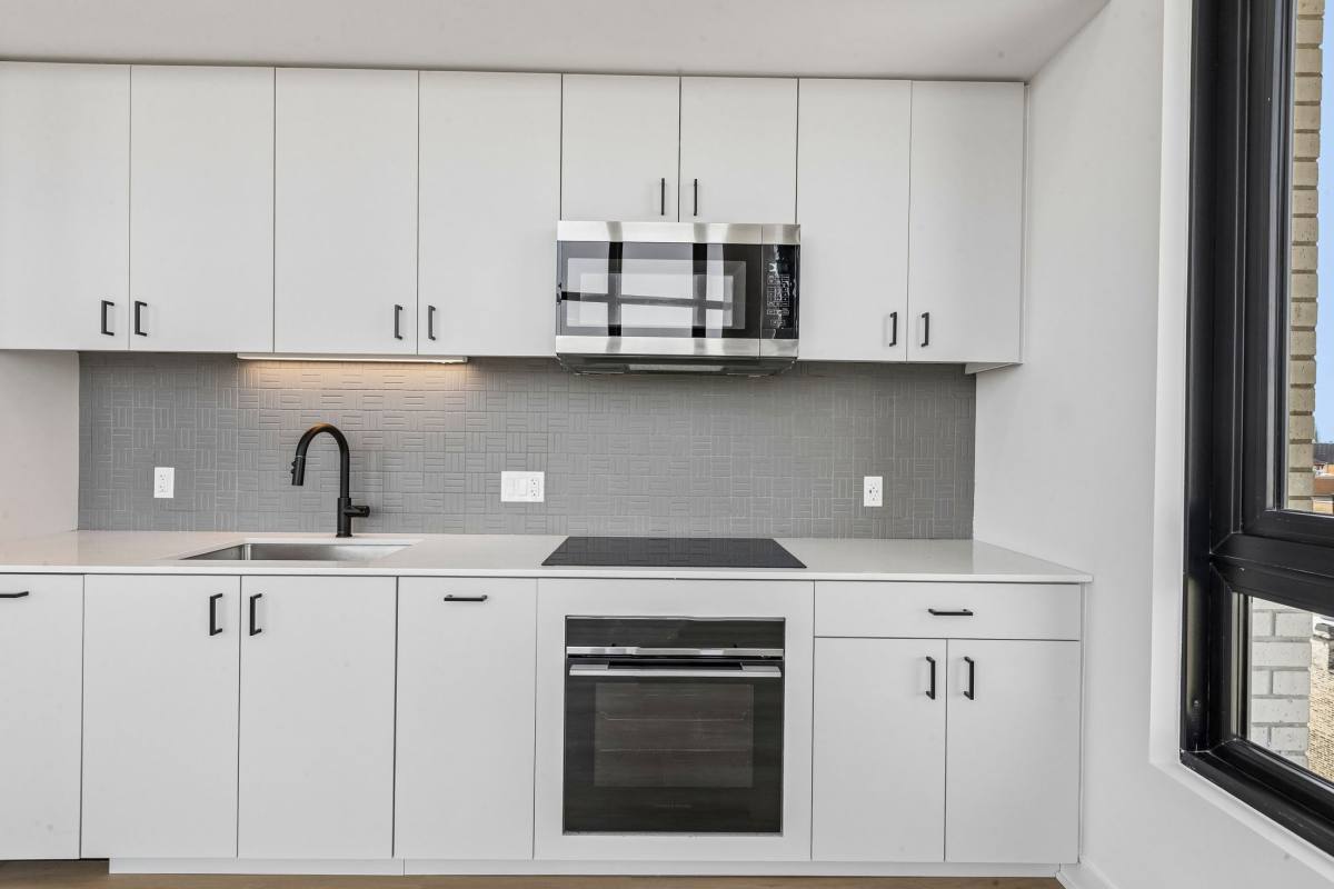 Apartment for rent at 1100-15 W Grand Ave, Chicago, IL 60642