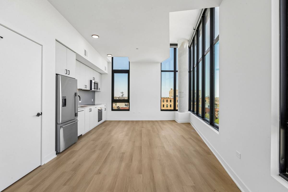 Apartment for rent at 1100-15 W Grand Ave, Chicago, IL 60642