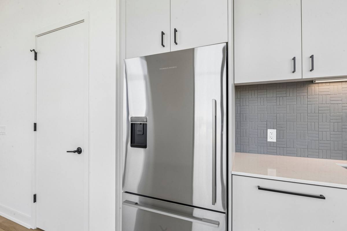 Apartment for rent at 1100-15 W Grand Ave, Chicago, IL 60642