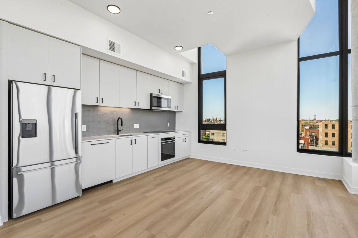 Apartment for rent at 1100-15 W Grand Ave, Chicago, IL 60642