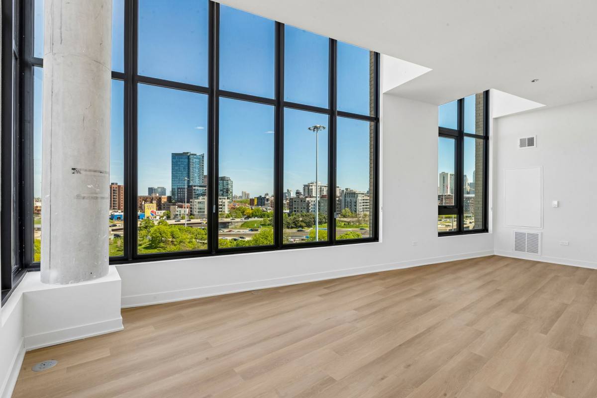 Apartment for rent at 1100-15 W Grand Ave, Chicago, IL 60642
