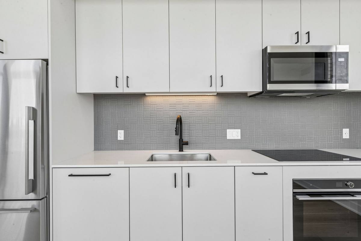 Apartment for rent at 1100-15 W Grand Ave, Chicago, IL 60642