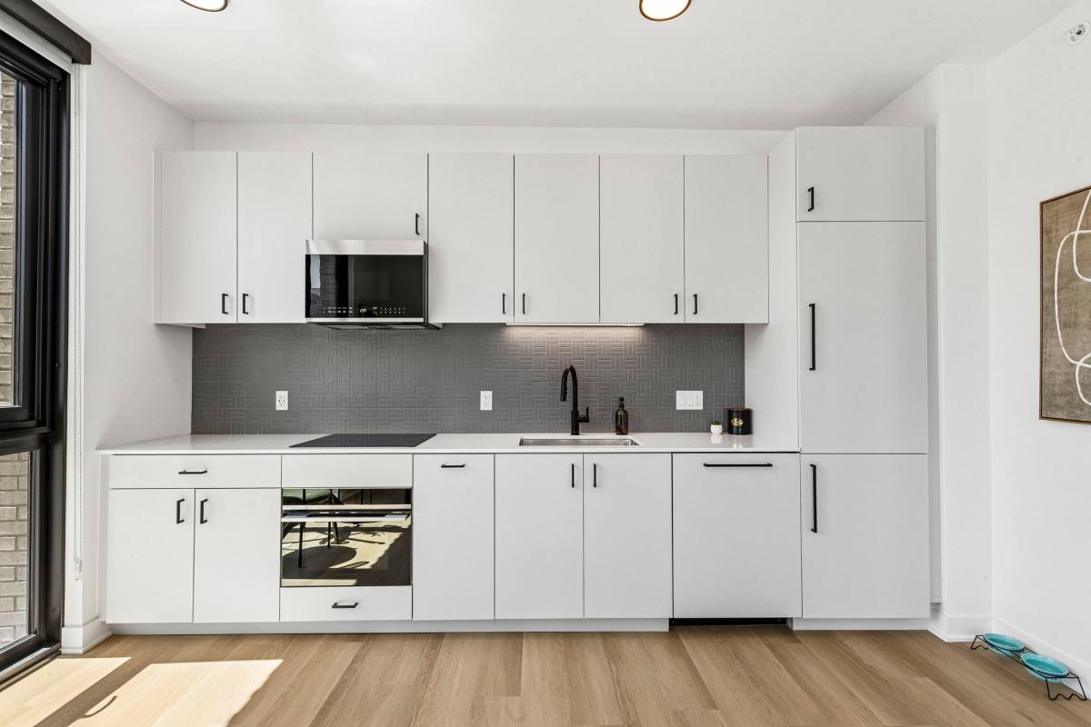 Apartment for rent at 1100-15 W Grand Ave, Chicago, IL 60642